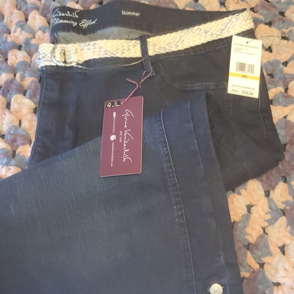 Gloria Vanderbilt Denim - Capris
